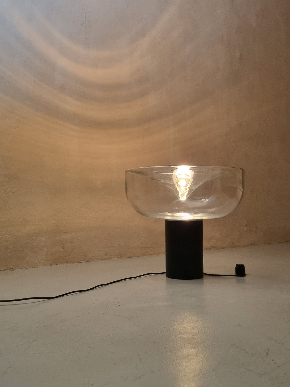Aella T 45 Table Lamp